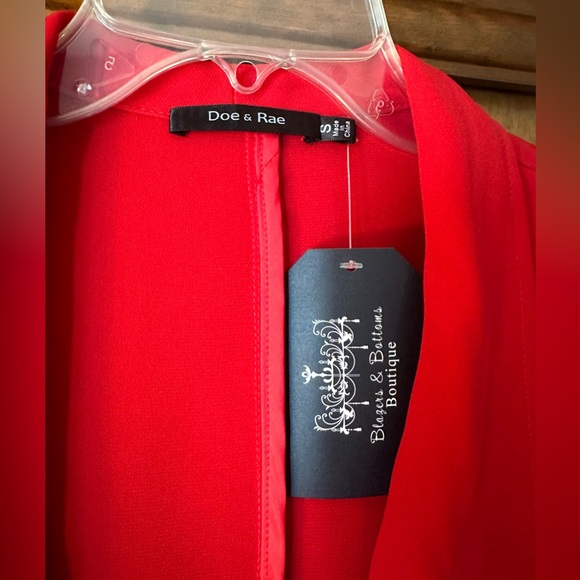 Women’s Doe and Rae red blazer flare sleeve size small - Picture 3 of 4